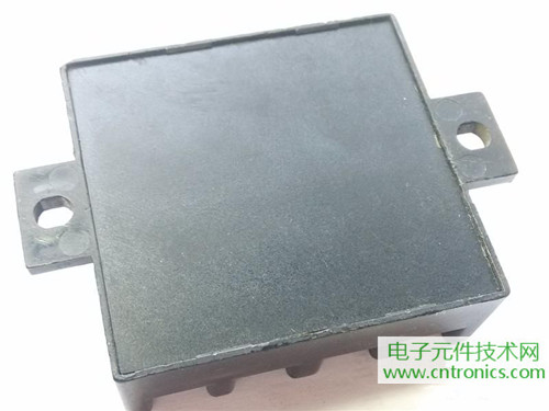 漏電保護(hù)器拆解：結(jié)構(gòu)有差異，做工不錯(cuò)