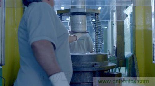 顛覆傳統(tǒng)設(shè)計(jì)，蘋果全新Mac Pro生產(chǎn)線探秘