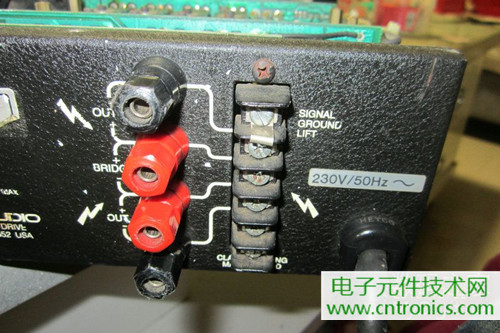 用料很給力！專(zhuān)業(yè)后級(jí)功放美國(guó)高峰FA1201拆解