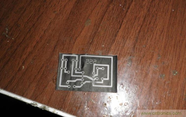 DIY菜鳥(niǎo)福音！感光干膜PCB負(fù)片輸出的一種方法！