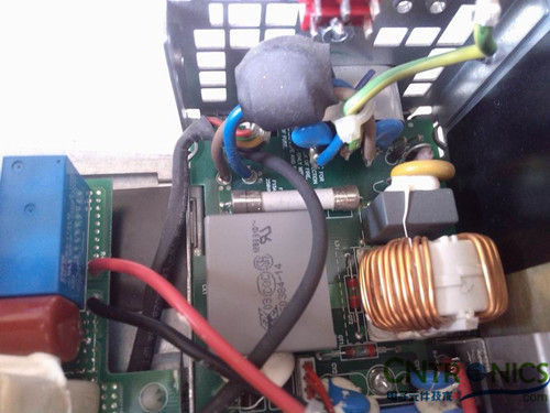 網(wǎng)友下雪天拆解DELL 12V 57.3A的開關(guān)電源自?shī)首詷? width=