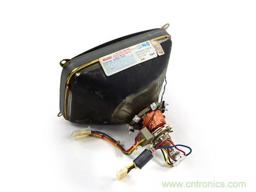 拆！古董級(jí)Macintosh 128K電腦