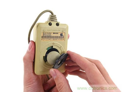 拆！古董級(jí)Macintosh 128K電腦