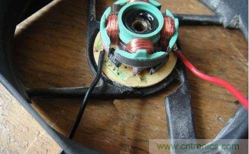 創(chuàng)意DIY！迷你風(fēng)力發(fā)電機(jī)！