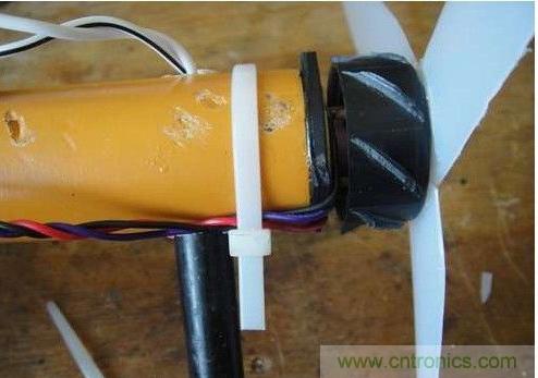 創(chuàng)意DIY！迷你風(fēng)力發(fā)電機(jī)！