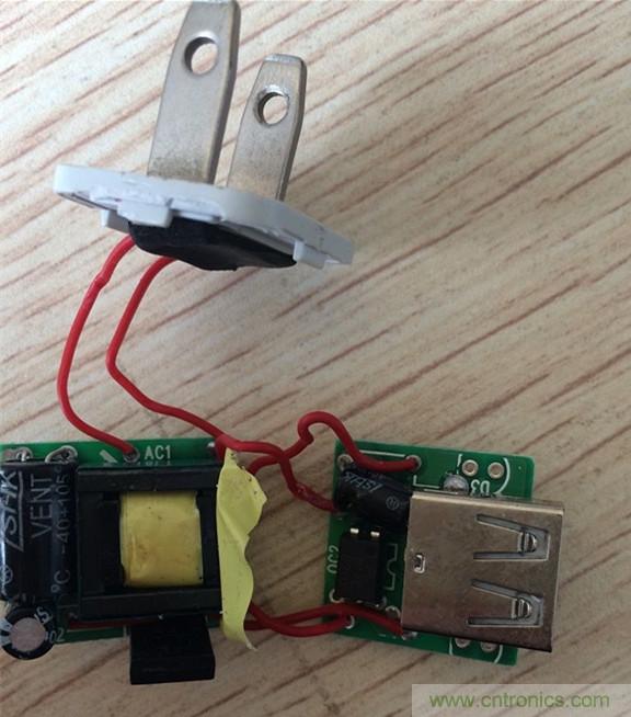 &ldquo;真&rdquo;&ldquo;假&rdquo;蘋果綠充電器拆解解密