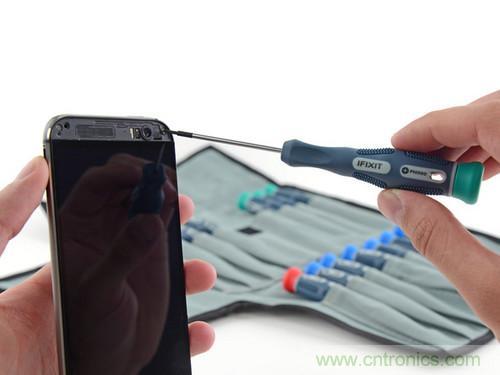 牛人強拆！新HTC One(M8)真機精密做工難修理