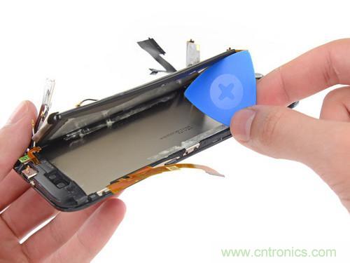 牛人強拆！新HTC One(M8)真機精密做工難修理