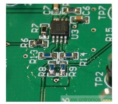  即為殘留過多數(shù)量焊劑的 PCB。