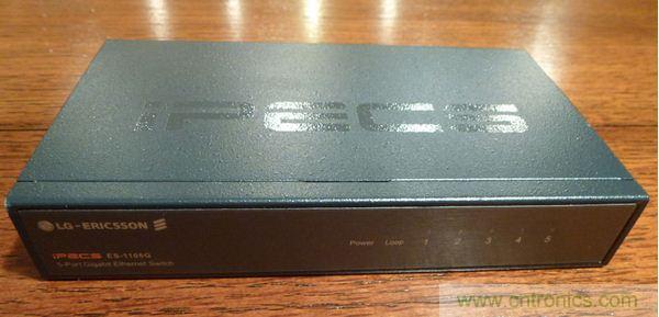 圖1：LG愛立信公司5口千兆以太網(GbE)交換機ES-1105G正面圖。