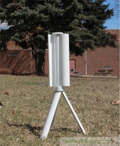 圖3：Skajaquoda的便攜式風(fēng)力發(fā)電機(jī)Trinity，能產(chǎn)生15V的電源并儲(chǔ)存于內(nèi)置15,000mAh鋰聚合物電池中。