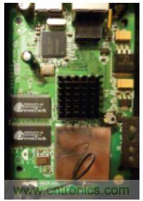 圖2：WPS54G打印服務(wù)器電路板正面。