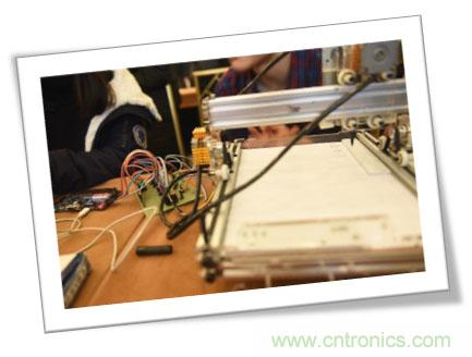 由十余款創(chuàng)客設(shè)計(jì)看FPGA如何在智能硬件界&ldquo;大展拳腳&rdquo;？