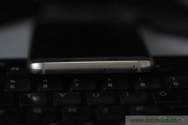 三星S6 Edge+拆解：比S6 Edge加在哪里？