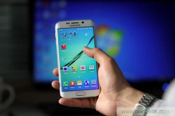 三星S6 Edge+拆解：比S6 Edge加在哪里？