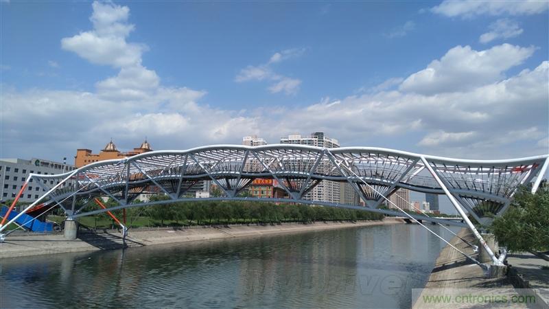 無邊框的 nubia Z9 ，一款既有驚喜，又有驚艷的智能手機(jī)