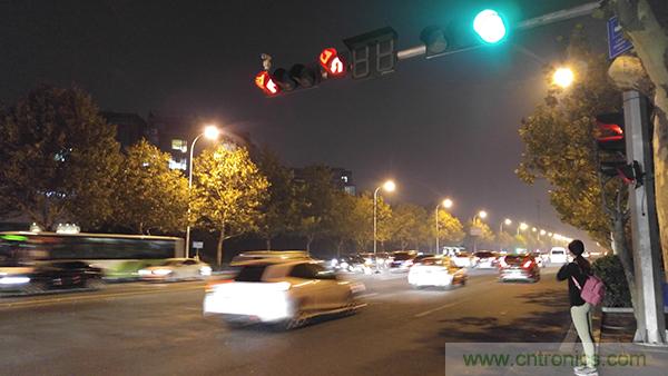 業(yè)界良心 LG V10 評測:剛毅、冷峻，不失人性化