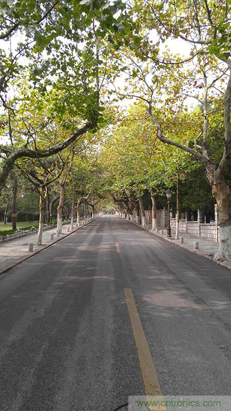 業(yè)界良心 LG V10 評測:剛毅、冷峻，不失人性化