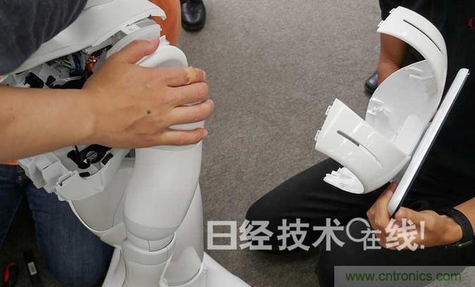 拆解筆記本不過癮，那就來拆拆日本情感機器人吧！