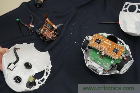 拆解筆記本不過癮，那就來拆拆日本情感機器人吧！