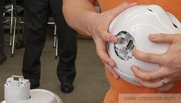 拆解筆記本不過癮，那就來拆拆日本情感機器人吧！