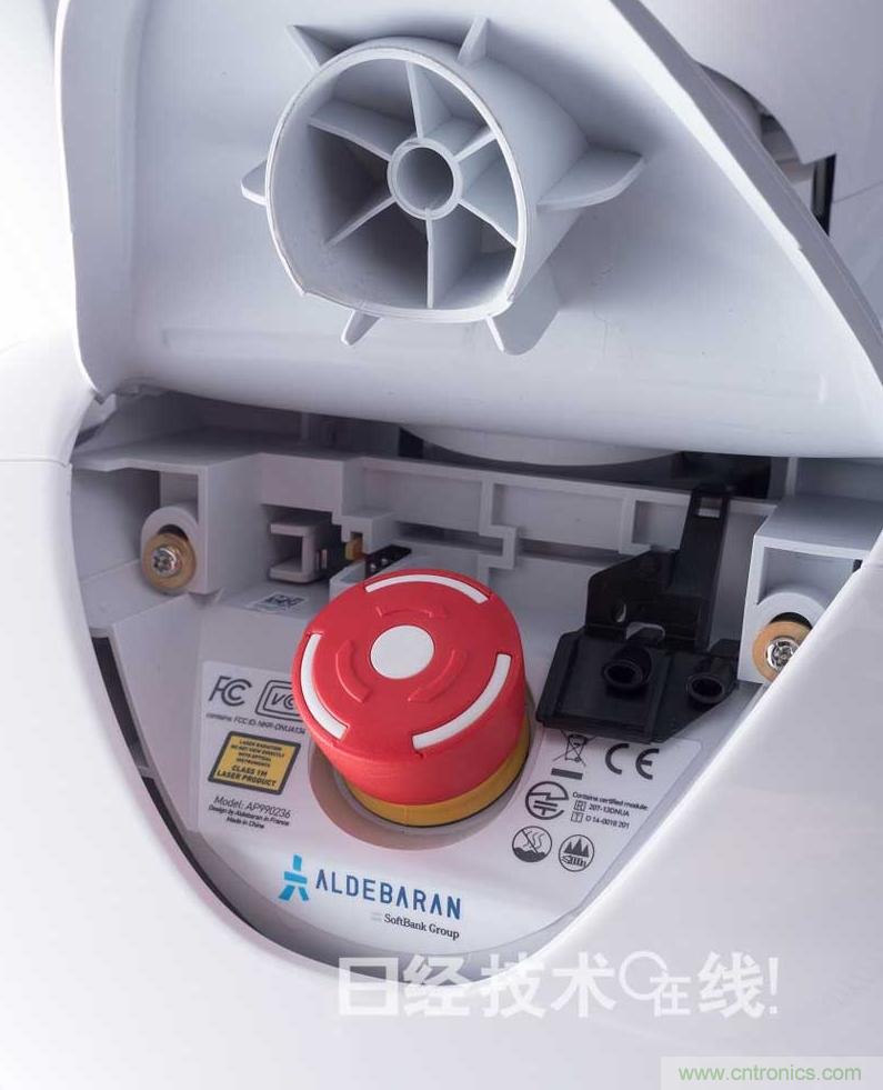 拆解筆記本不過癮，那就來拆拆日本情感機器人吧！