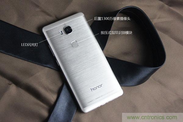 2015年9款千元智能手機(jī)橫評(píng)：誰才是紅海霸主？