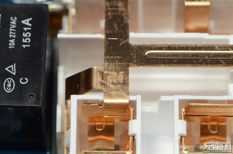 做工怒贊 神秘芯片！小米智能插線板拆解、評測