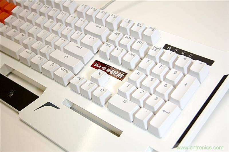 曾經(jīng)的網(wǎng)吧統(tǒng)治者&mdash;雙飛燕血手幽靈機(jī)械鍵盤(pán)，真世界最快？