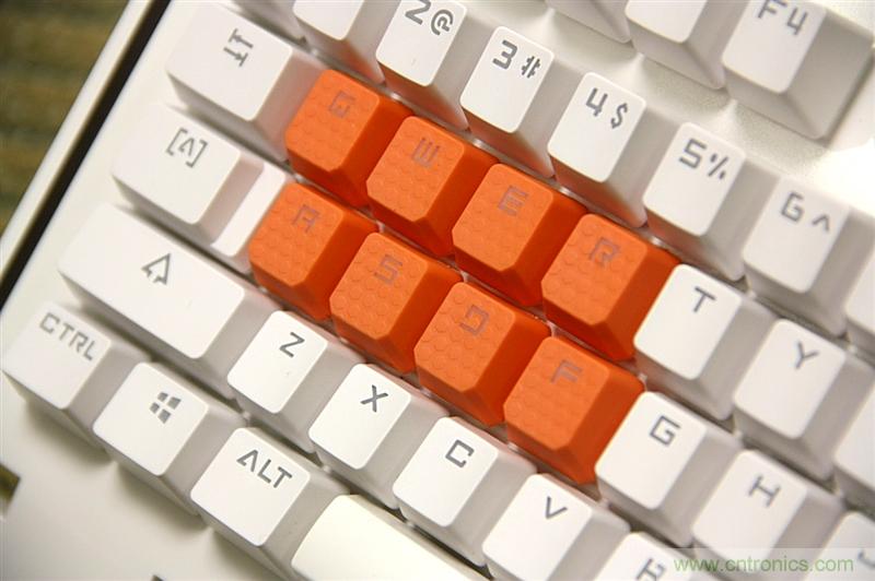 曾經(jīng)的網(wǎng)吧統(tǒng)治者&mdash;雙飛燕血手幽靈機(jī)械鍵盤(pán)，真世界最快？