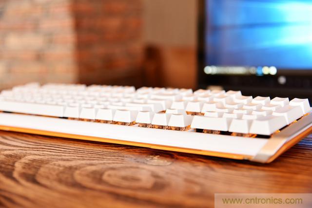 左手寫愛，右手寫他&mdash;&mdash;從此鍵盤鼠標(biāo)不分家！