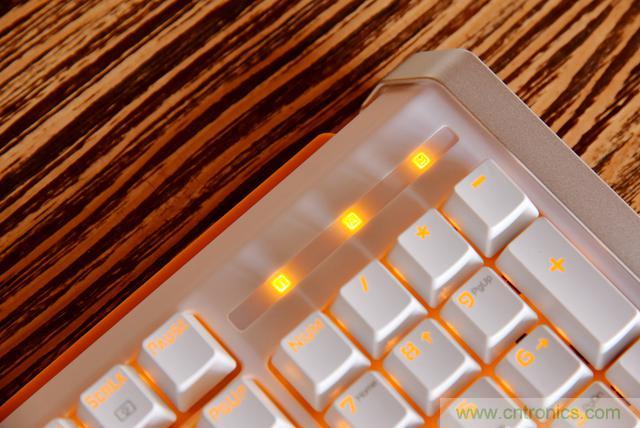 左手寫愛，右手寫他&mdash;&mdash;從此鍵盤鼠標(biāo)不分家！