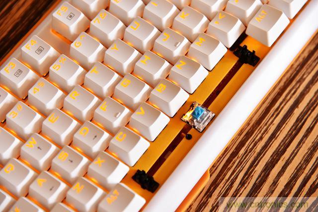 左手寫愛，右手寫他&mdash;&mdash;從此鍵盤鼠標(biāo)不分家！