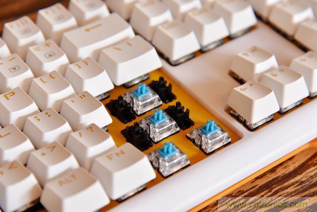 左手寫愛，右手寫他&mdash;&mdash;從此鍵盤鼠標(biāo)不分家！