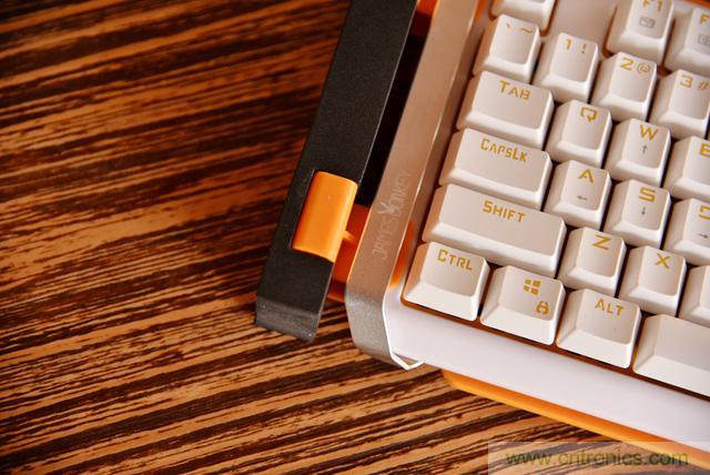 左手寫愛，右手寫他&mdash;&mdash;從此鍵盤鼠標(biāo)不分家！