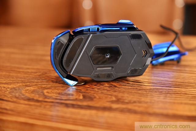 左手寫愛，右手寫他&mdash;&mdash;從此鍵盤鼠標(biāo)不分家！