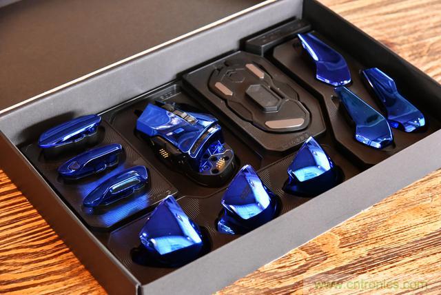 左手寫愛，右手寫他&mdash;&mdash;從此鍵盤鼠標(biāo)不分家！