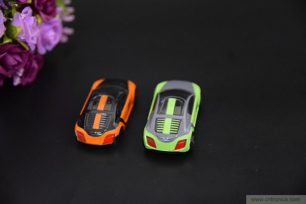 虛擬與現(xiàn)實(shí)相結(jié)合的飛車游戲，讓你體驗(yàn)速度與激情的碰撞！