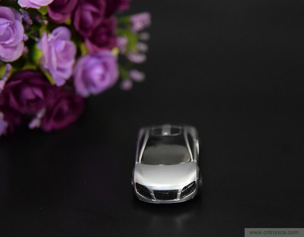 虛擬與現(xiàn)實(shí)相結(jié)合的飛車游戲，讓你體驗(yàn)速度與激情的碰撞！