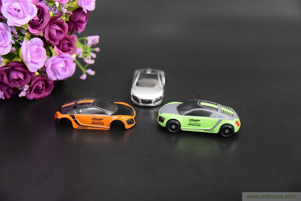 虛擬與現(xiàn)實(shí)相結(jié)合的飛車游戲，讓你體驗(yàn)速度與激情的碰撞！