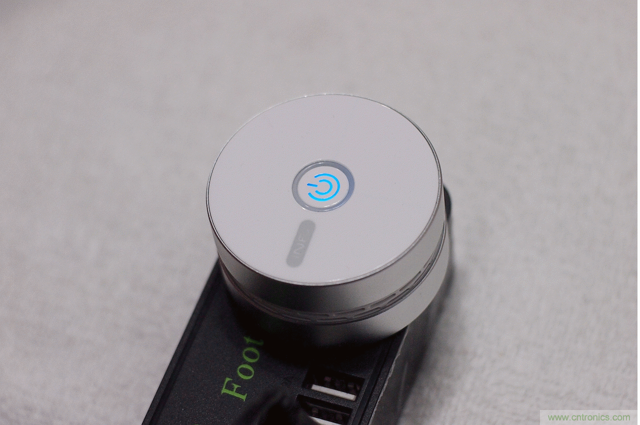 路由器也跟風(fēng)玩分體設(shè)計，你咋不上天呢？