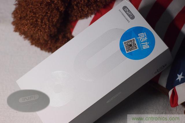 路由器也跟風(fēng)玩分體設(shè)計，你咋不上天呢？