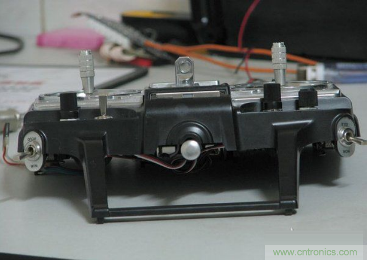 無(wú)人機(jī) DIY 制作全過程，酷得不要不要的！