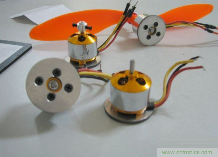 無(wú)人機(jī) DIY 制作全過程，酷得不要不要的！