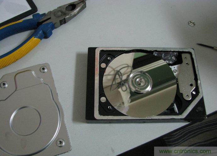 無(wú)人機(jī) DIY 制作全過程，酷得不要不要的！