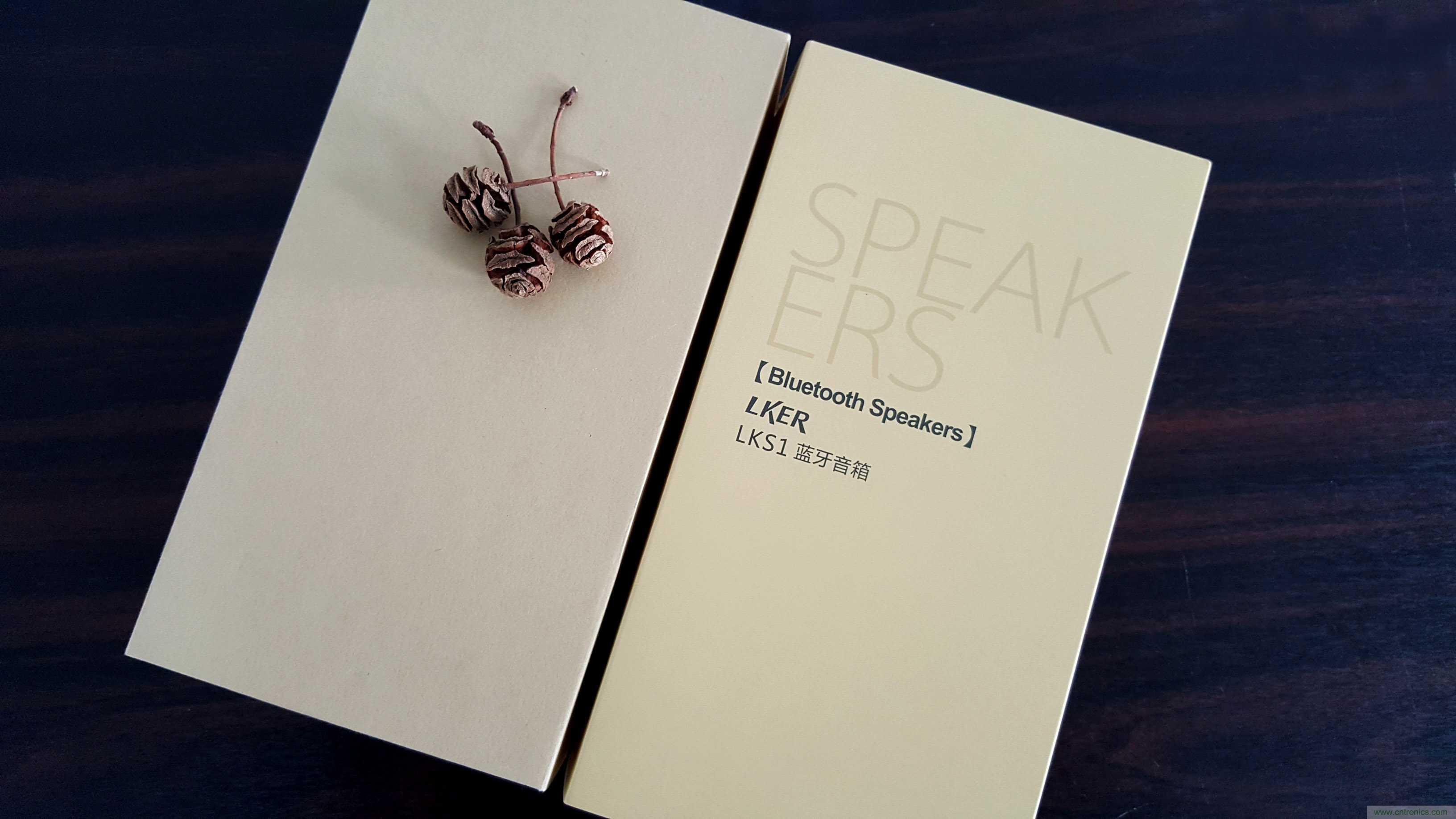 搞怪&ldquo;美人魚&rdquo;盡享靈克藍(lán)牙音箱的天籟之音！