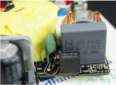 69元小米4口USB充電器詳細拆解，看完你也能DIY一個