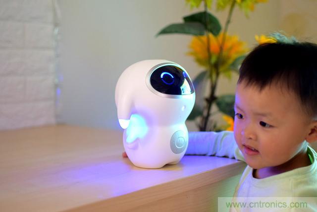 &ldquo;爸爸再不陪我，我就長大了&rdquo;&mdash;&mdash;小騰機(jī)器人