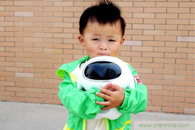 &ldquo;爸爸再不陪我，我就長大了&rdquo;&mdash;&mdash;小騰機(jī)器人