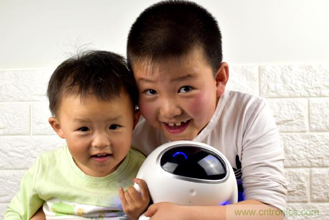 &ldquo;爸爸再不陪我，我就長大了&rdquo;&mdash;&mdash;小騰機(jī)器人